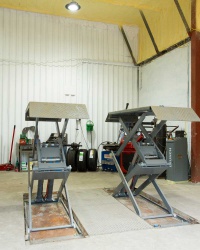 Vehicle Servicing Workshop lift